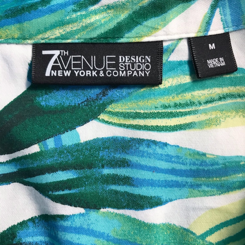 NY&Company Fitted Blouse with sleeves - Picture 10 of 13